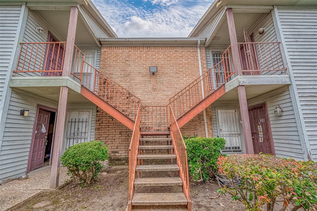 9350 Country Creek Drive #25, Houston, Texas image 1