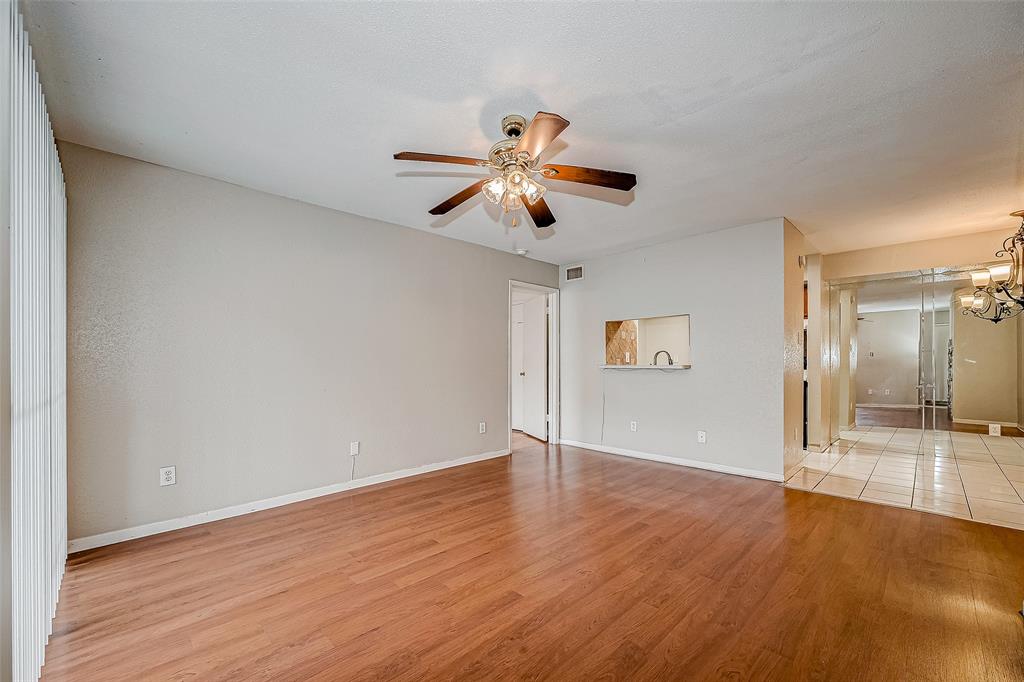 9350 Country Creek Drive #25, Houston, Texas image 5