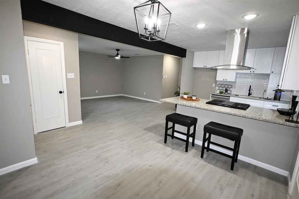 10 N Wavy Oak Circle