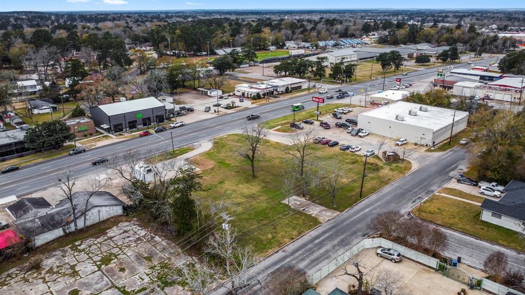 614 W W Church Street, Livingston, Texas image 9