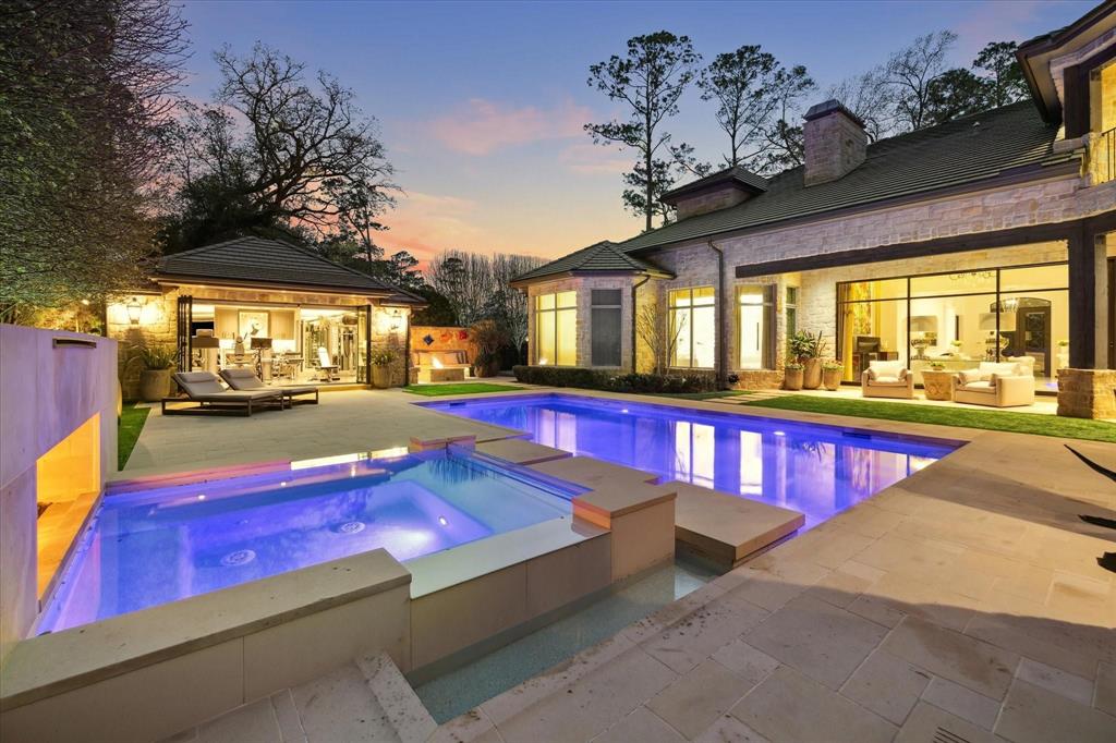 220 Merrie Way Lane