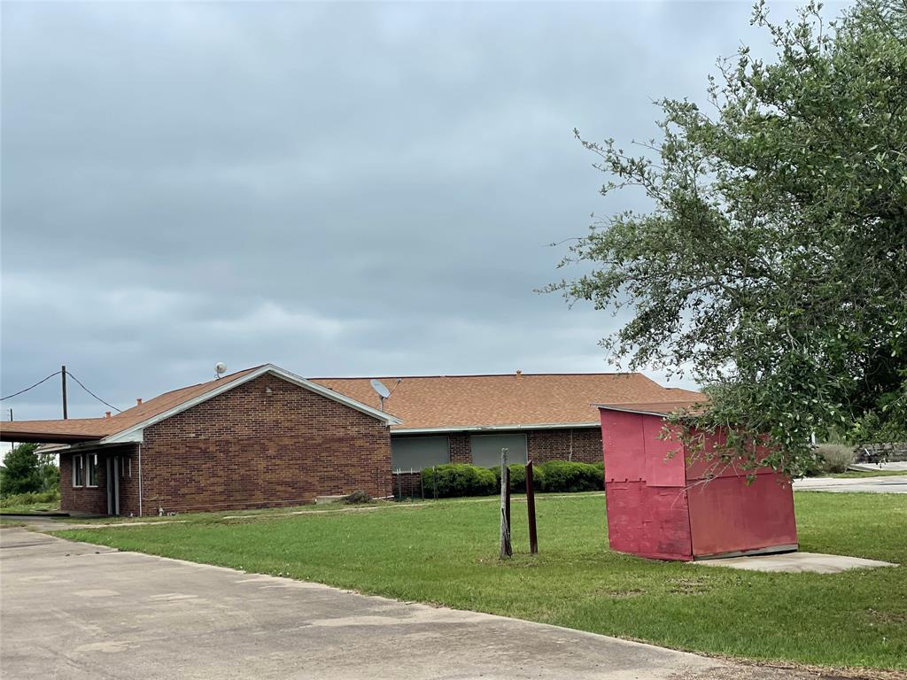 211 County Rd 227 Rd, Hungerford, Texas image 4