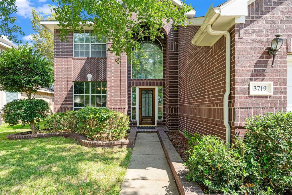 3719 Chatwood Drive, Pearland, Texas image 3