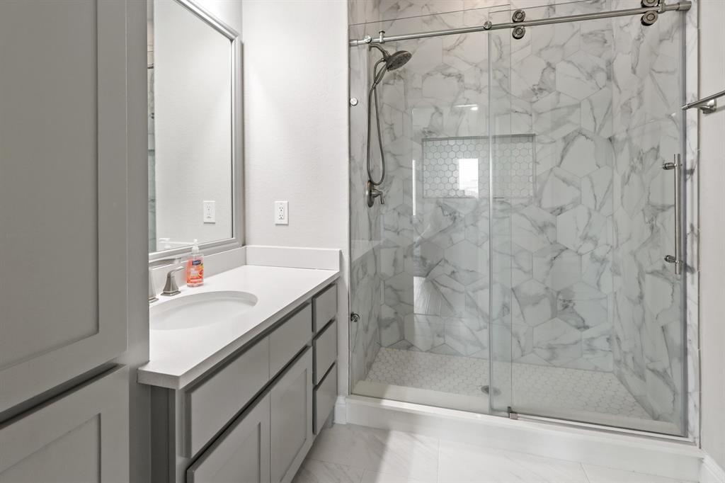 5318 Abington Creek Lane, Sugar Land, Texas image 24