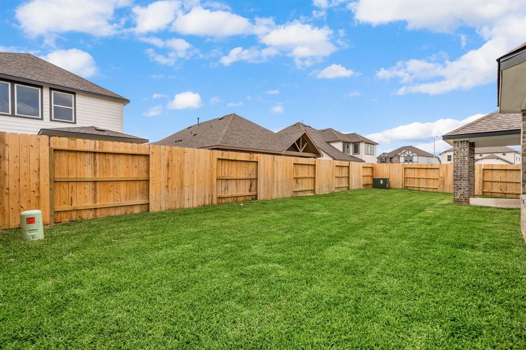 2610 Clapbread Lane, Rosenberg, Texas image 17
