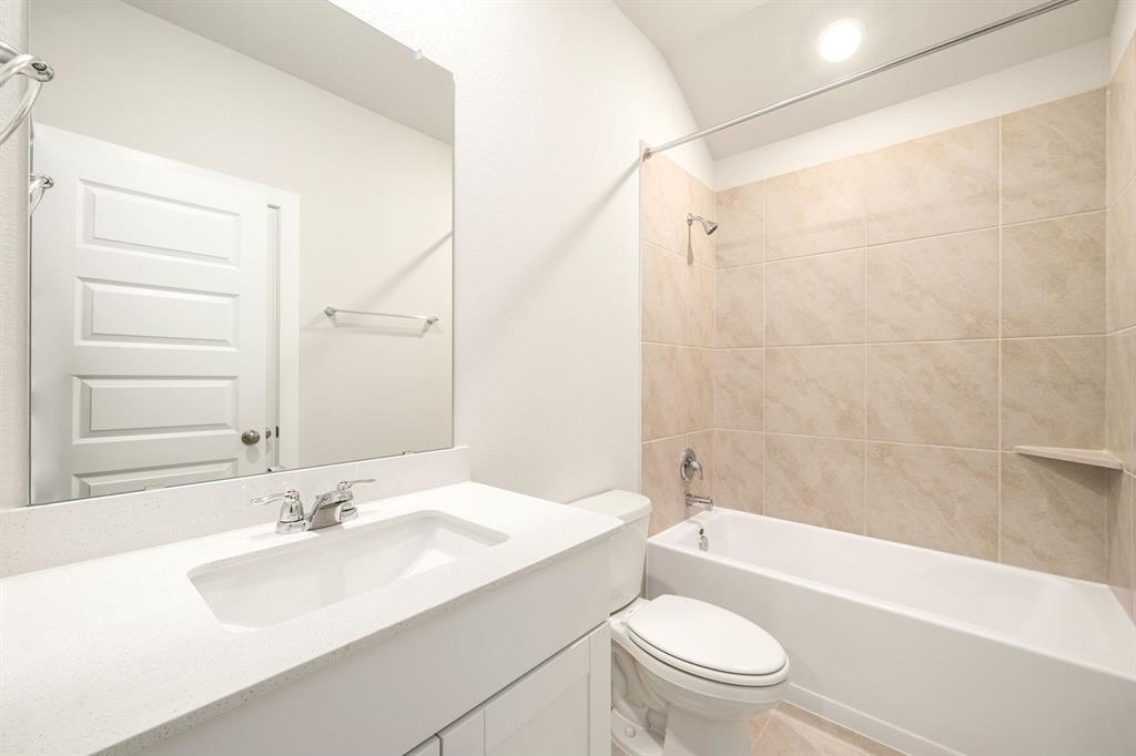 2610 Clapbread Lane, Rosenberg, Texas image 13