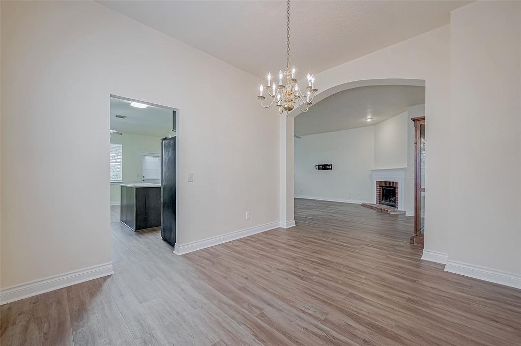 5707 Brigstone Park Drive, Katy, Texas image 10