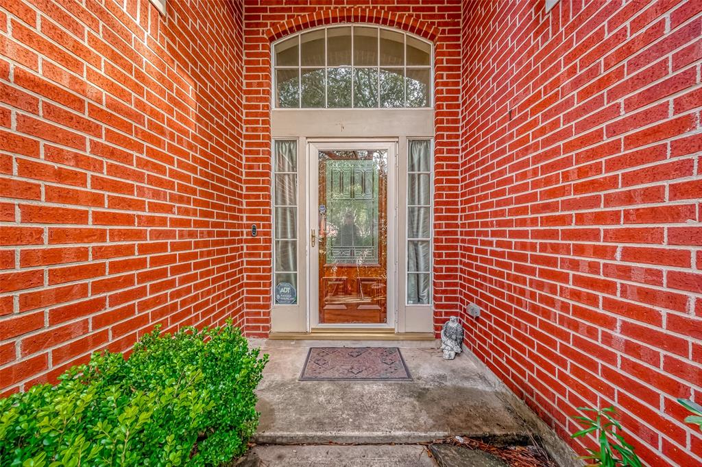 5707 Brigstone Park Drive, Katy, Texas image 6