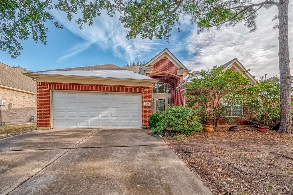 5707 Brigstone Park Drive, Katy, Texas image 3
