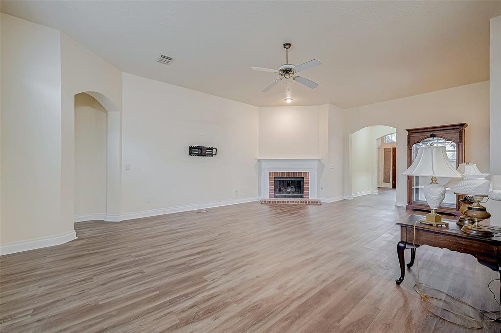 5707 Brigstone Park Drive, Katy, Texas image 12