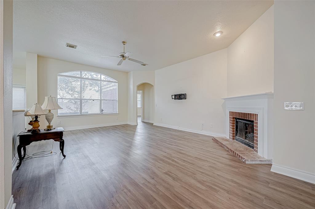 5707 Brigstone Park Drive, Katy, Texas image 11