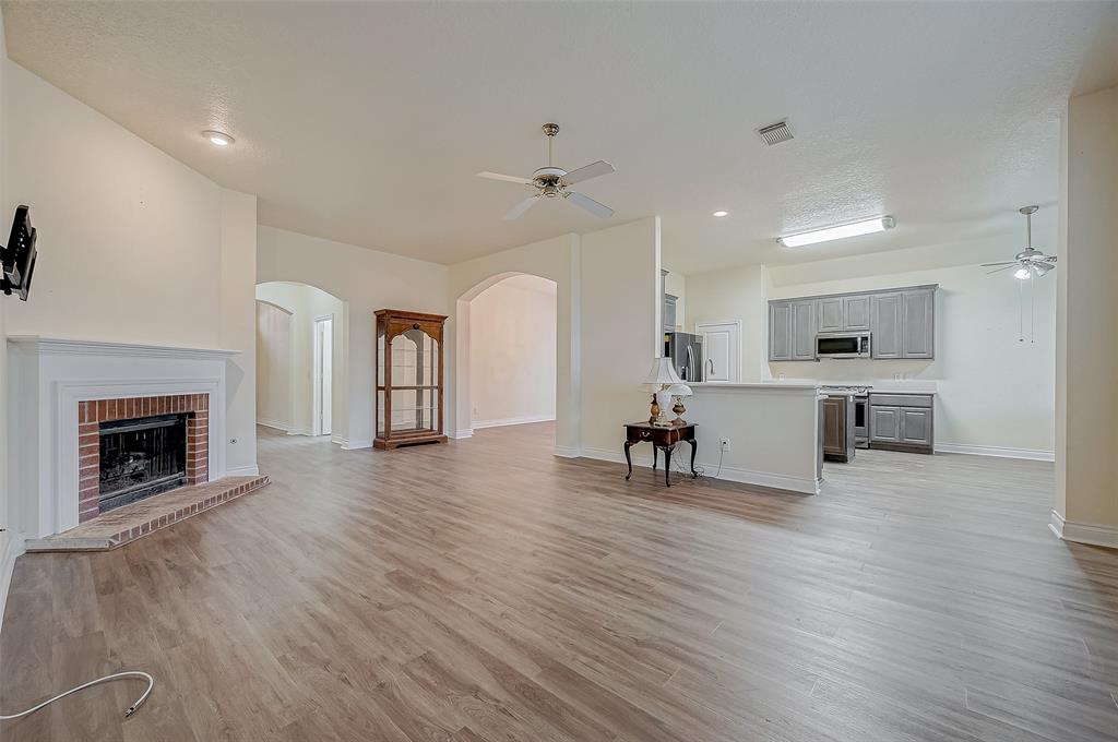 5707 Brigstone Park Drive, Katy, Texas image 13