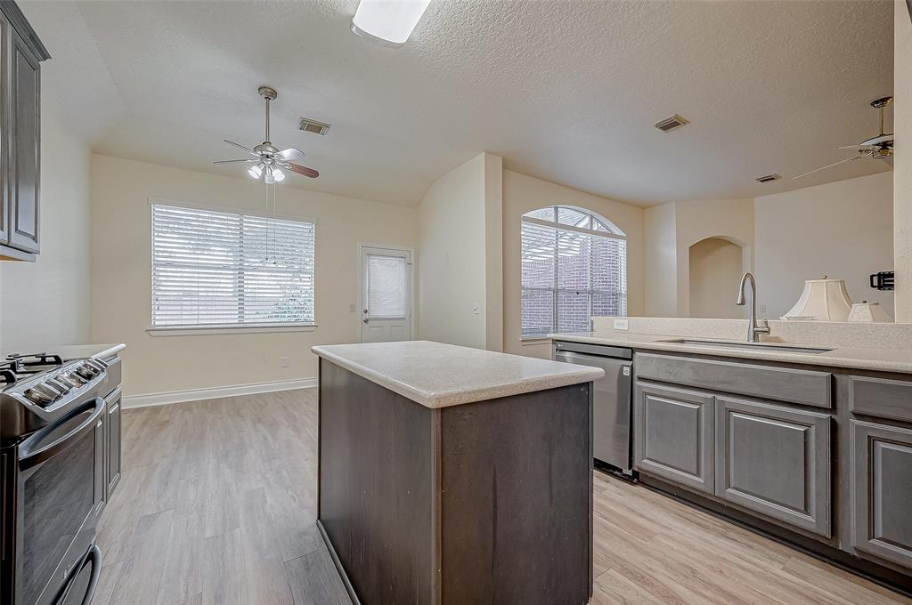 5707 Brigstone Park Drive, Katy, Texas image 14