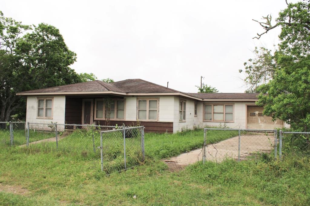 3650 E Austin Street, Giddings, Texas image 1