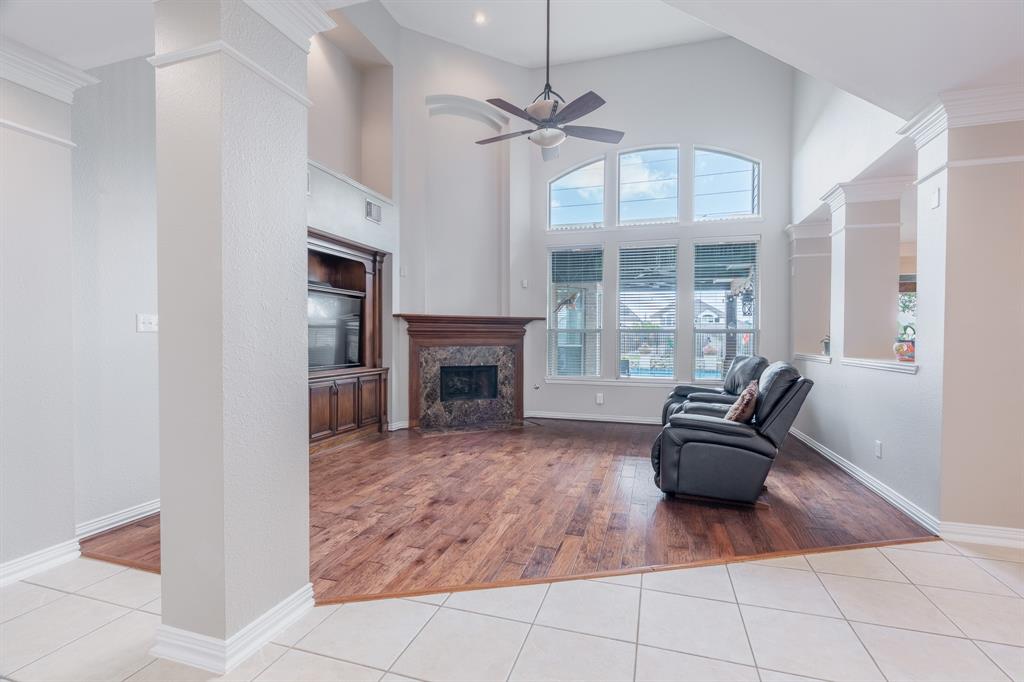 1335 Lake Grayson Drive, Katy, Texas image 3