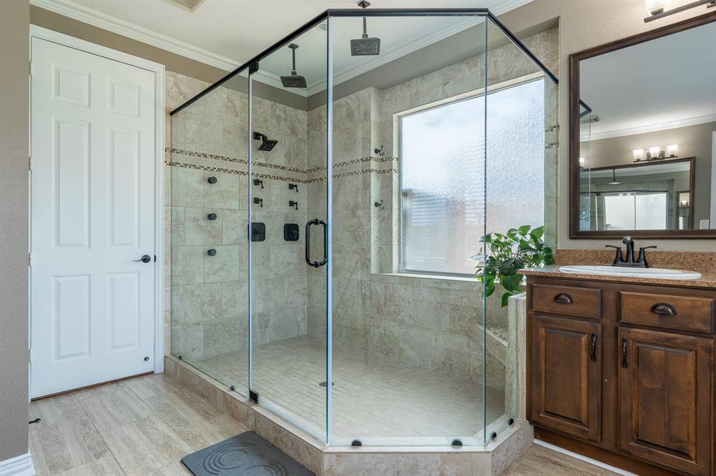 1335 Lake Grayson Drive, Katy, Texas image 21