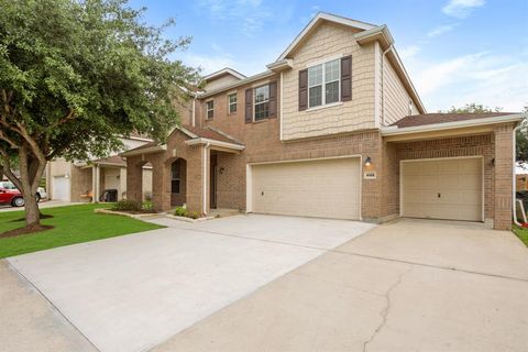 Single Family Residence in Pearland TX 4105 Twin Lakes Trail.jpg