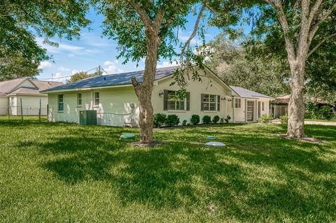 A home in Alvin