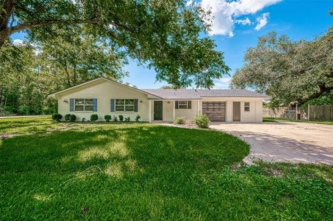 A home in Alvin