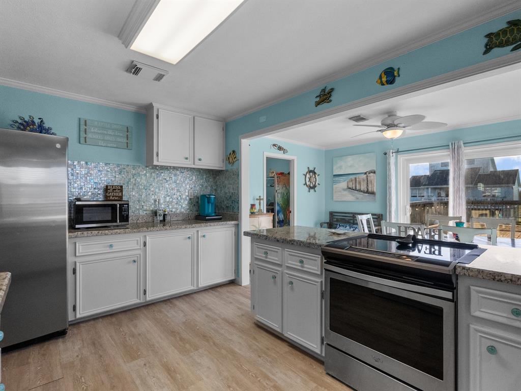 1210 Island Drive, San Leon, Texas image 13