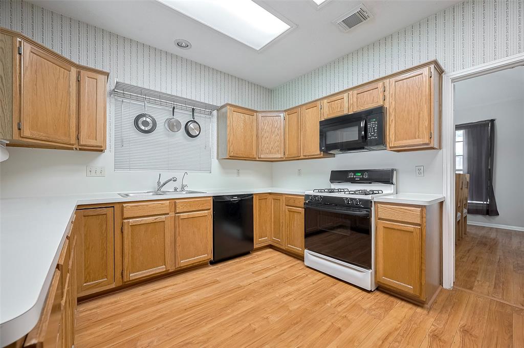 20011 Doherty Circle, Katy, Texas image 18