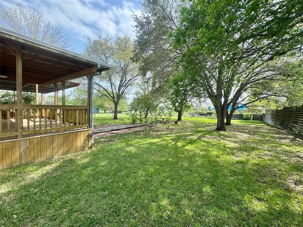 706 West Street, Yoakum, Texas image 45