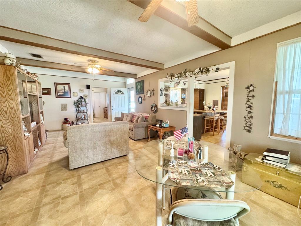 706 West Street, Yoakum, Texas image 10
