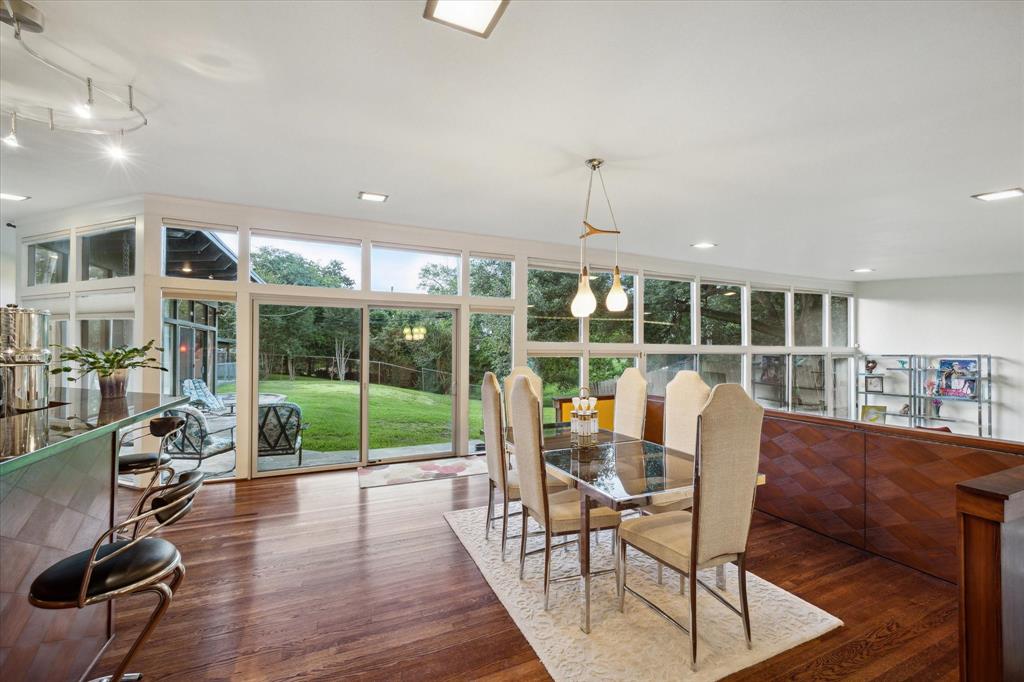 7919 Glenview Drive