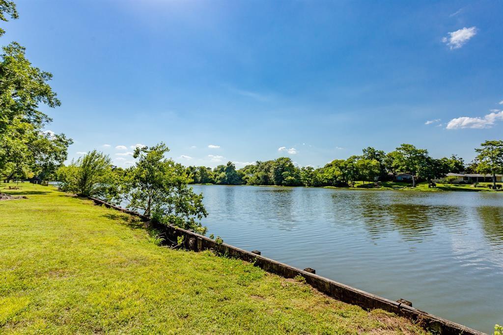 511 Orchard Lane, Sugar Land, Texas image 9