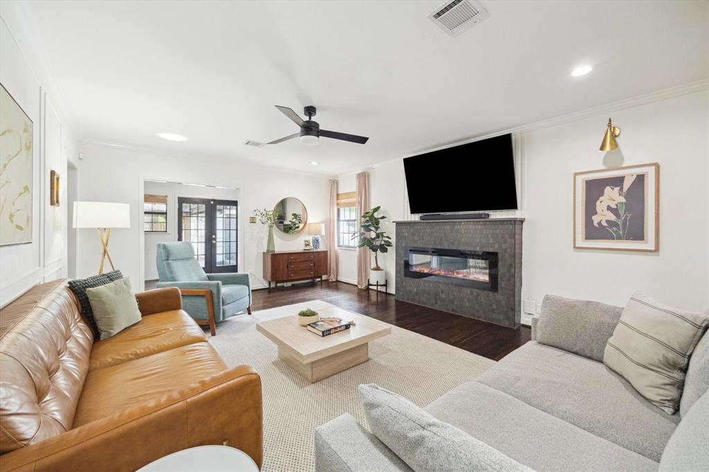 303 W 33rd Street, Houston, Texas image 9