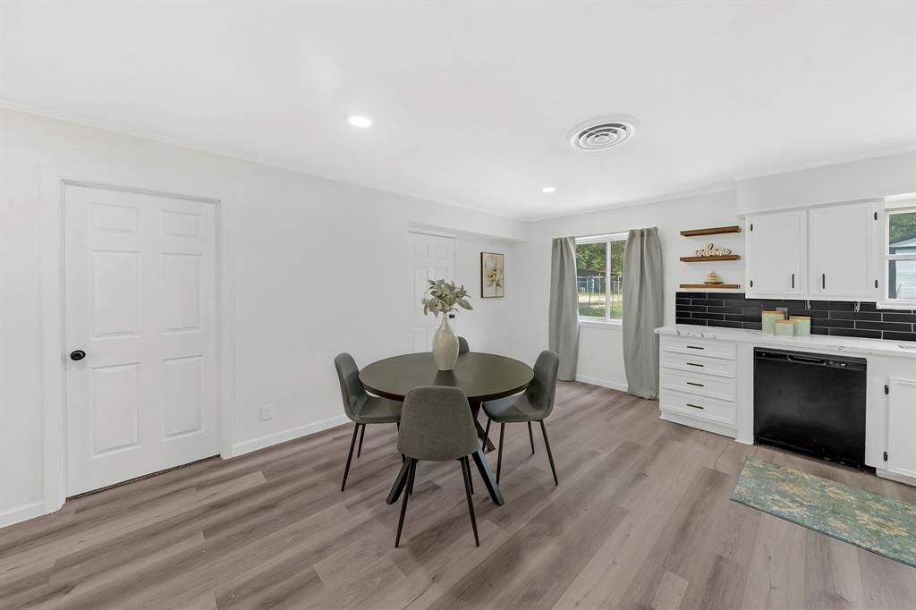 Photo 6 of 21 of 1308 W Dumble Street house