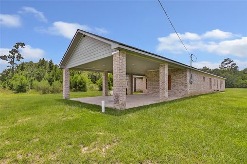 Photo of 332 County Road 3567, Cleveland, TX 77327 (MLS # 62517410) Photo of 332 County Road 3567, Cleveland, TX 77327 (MLS # 62517410)