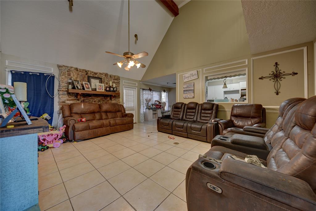 3821 Wieghat Lane, Brenham, Texas image 10