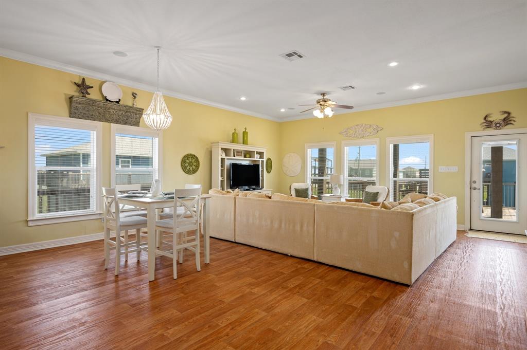 854 West Lane, Crystal Beach, Texas image 12