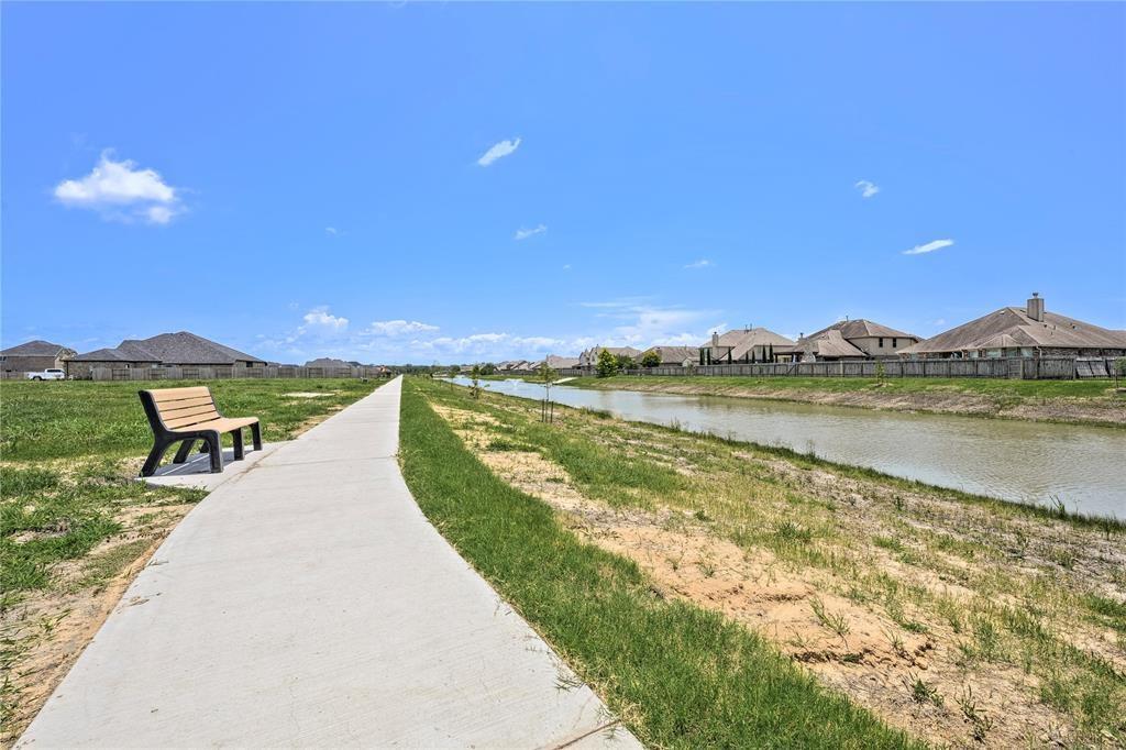 12023 Champions Forest Drive, Mont Belvieu, Texas image 6
