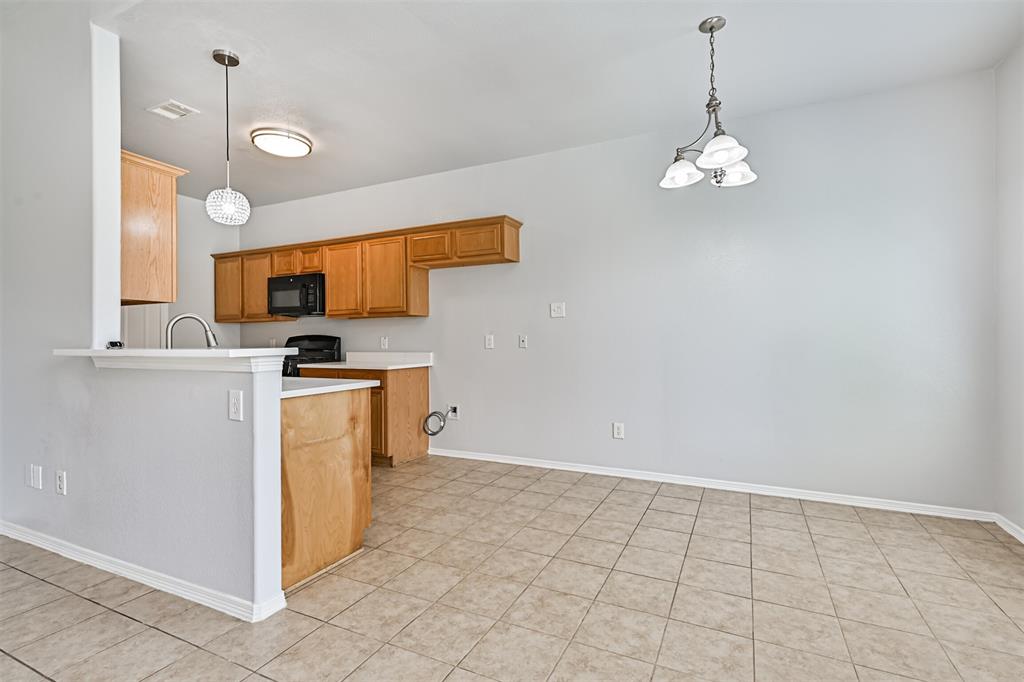 731 Chase View Drive, Bacliff, Texas image 9