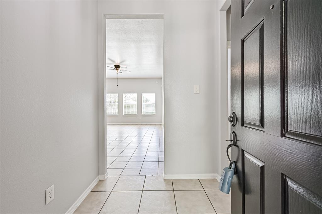 731 Chase View Drive, Bacliff, Texas image 5