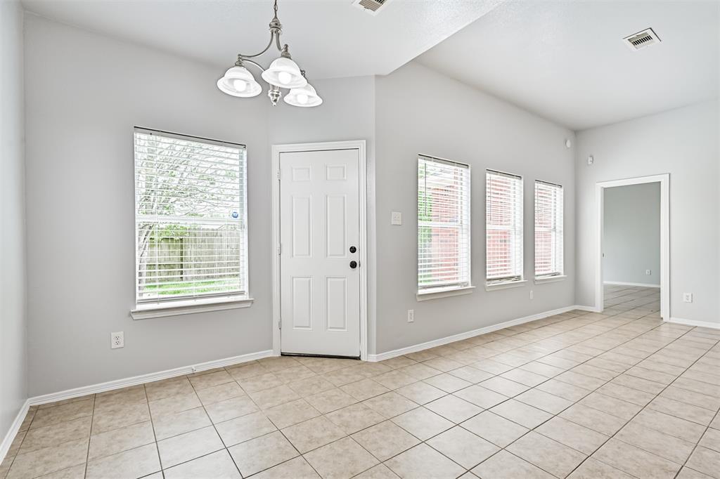 731 Chase View Drive, Bacliff, Texas image 11