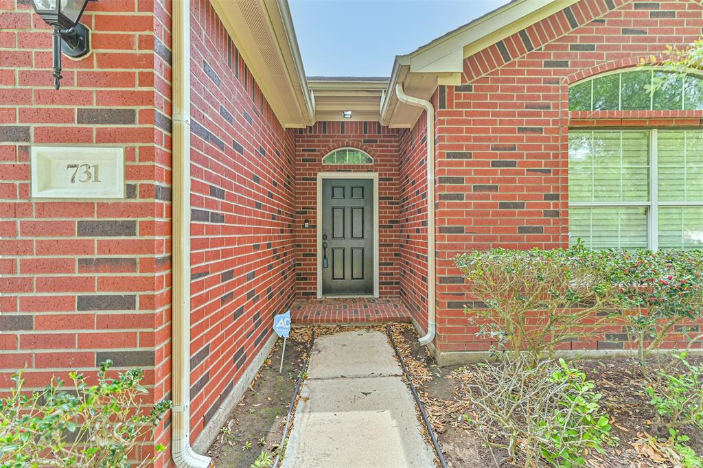 731 Chase View Drive, Bacliff, Texas image 4