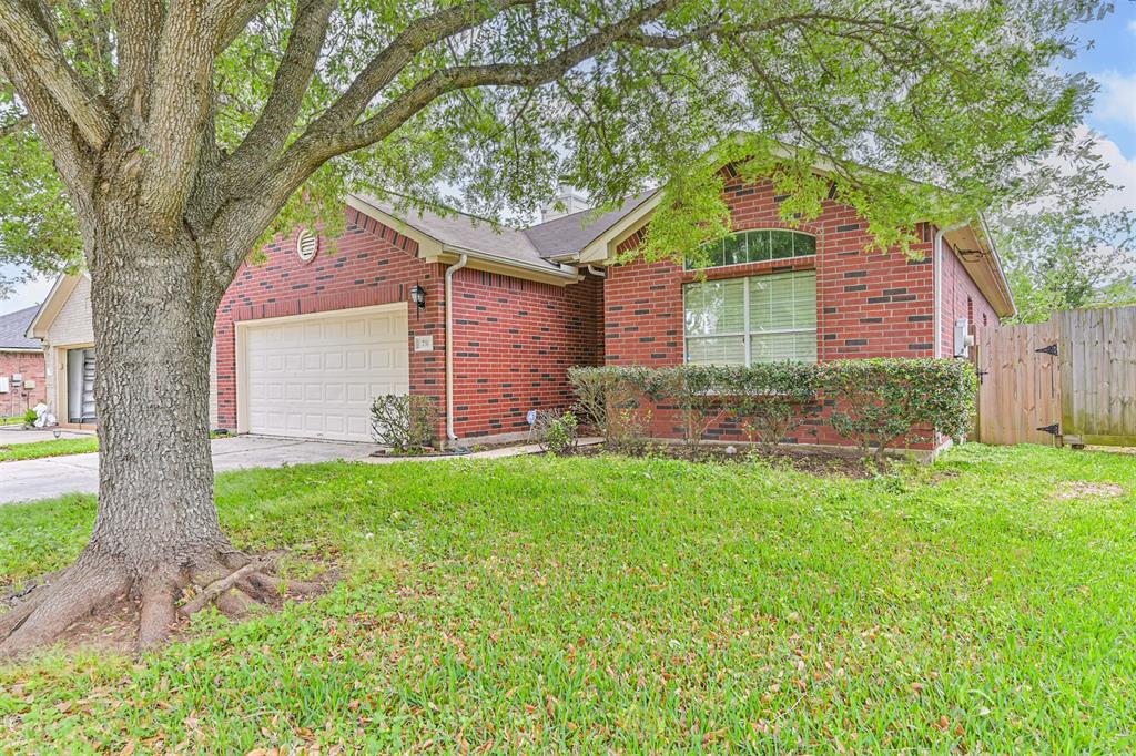 731 Chase View Drive, Bacliff, Texas image 1