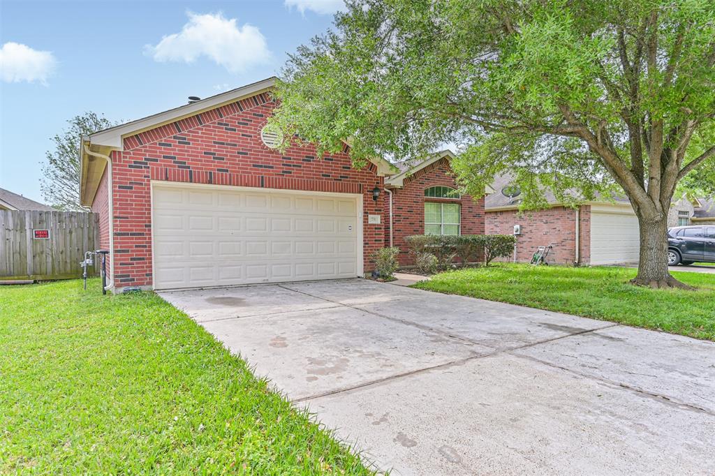 731 Chase View Drive, Bacliff, Texas image 3