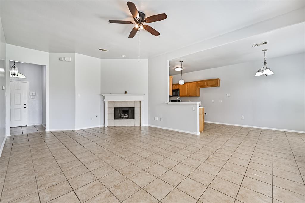 731 Chase View Drive, Bacliff, Texas image 7