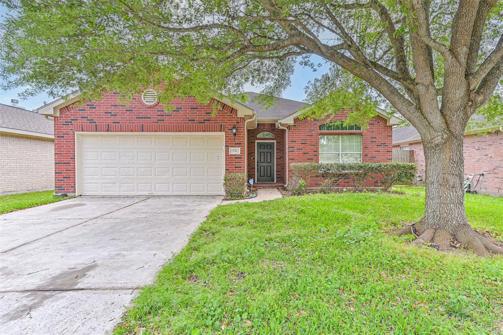 731 Chase View Drive, Bacliff, Texas image 2