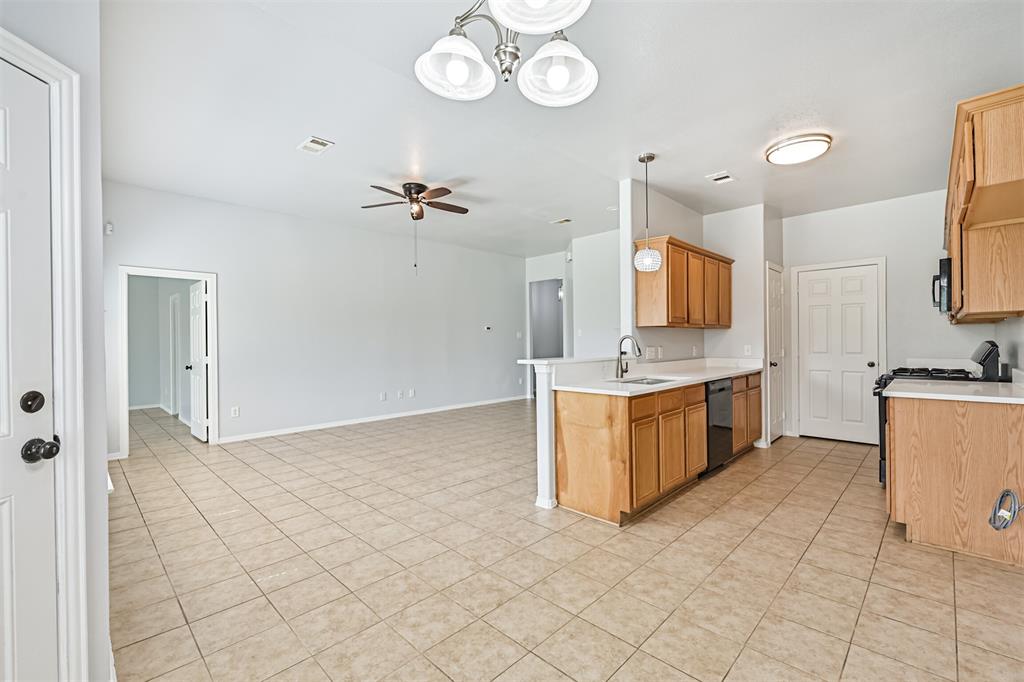 731 Chase View Drive, Bacliff, Texas image 12