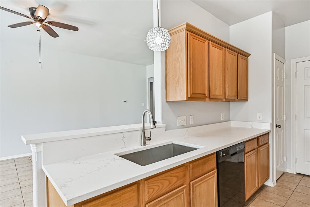 731 Chase View Drive, Bacliff, Texas image 15