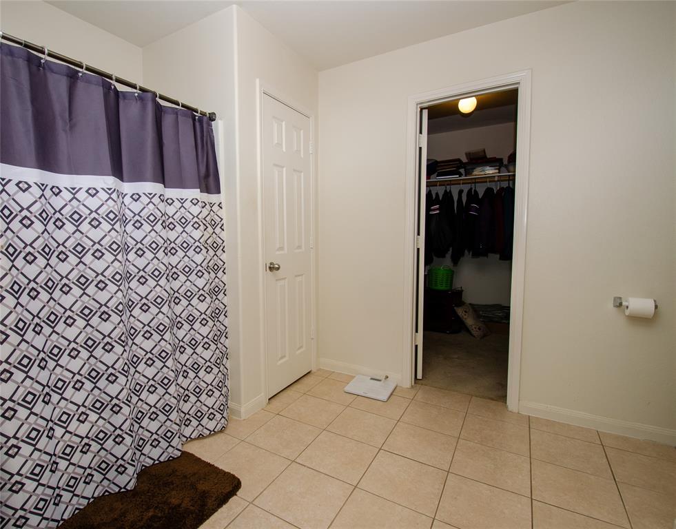 9414 Emerald Green Drive, Rosharon, Texas image 6