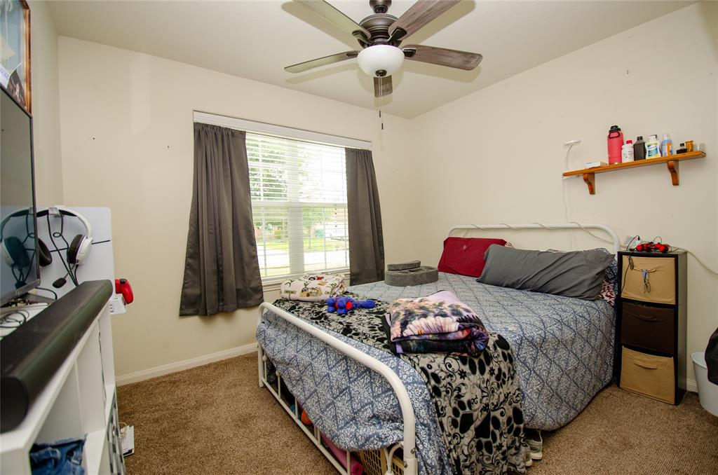 9414 Emerald Green Drive, Rosharon, Texas image 8