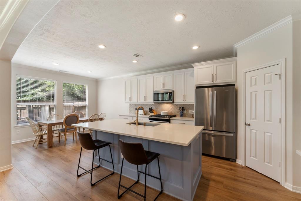 114 W Twinvale Loop, Conroe, Texas image 15