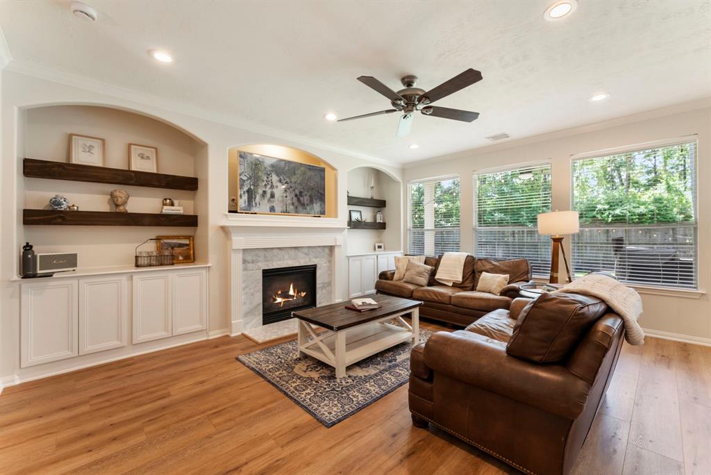 114 W Twinvale Loop, Conroe, Texas image 14