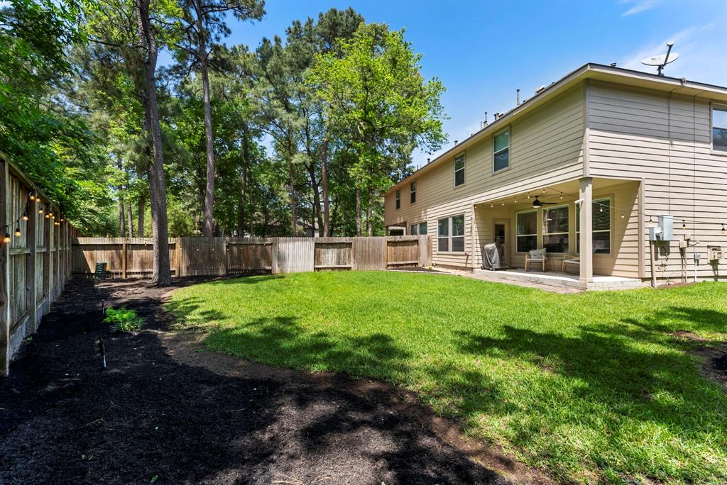 114 W Twinvale Loop, Conroe, Texas image 5